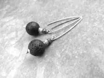 Lawa z rubinem - lahovska czarne kamienie, srebro, srebrne kolczyki, z kamieniami, z minerałami