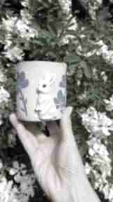 ceramika misty art studio ceramiczny, zając, kubek, prezent, rękodzieło, biały