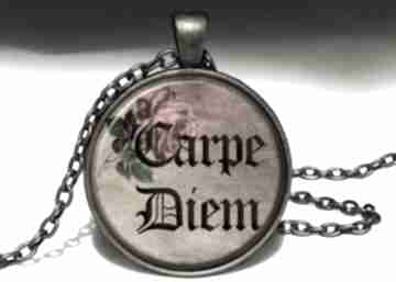 Carpe diem - duży medalion naszyjniki eggin egg, napisem, sentencje