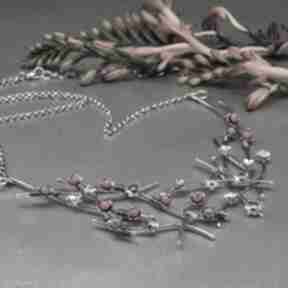 Srebrny naszyjnik z koralem " telanis" naszyjniki branickaart, koral naturalny, kwiat kwiaty