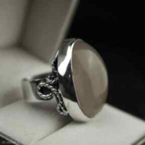 Duży pierścionek z bursztynem srebro barbara fedorczyk, bursztyn - pierścień, masywny