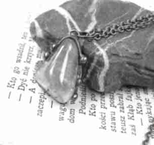Wisiorek z kamieni, ametyst amulet - łańcuszkiem. Pomysł na prezent