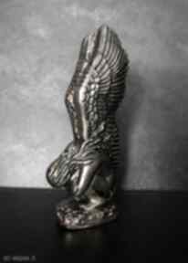 Rzeźba z gipsu, skrzydlaty anioł, ogniste złoto, wys 16,5 cm dekoracje justyna jaszke anielica