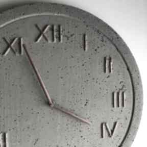 Zegar ścienny betonowy handmade z betonu szary miedziany modny
