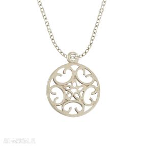 Celebrate rosette necklace roseta celebrytka kolekcja delikatny