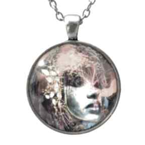 duży medalion z łańcuszkiem naszyjniki eggin egg elficki, dusza, ekspresjonizm, artystyczny