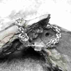 Bransoletka chainmaille - mistyczny kryształ góski omnis lapis górsski, z kryształem