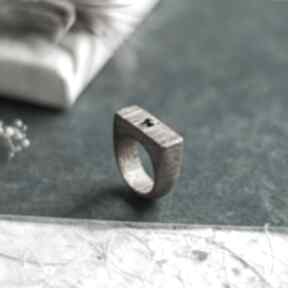Drewniany pierścionek z ametystem drevniana pierścionek