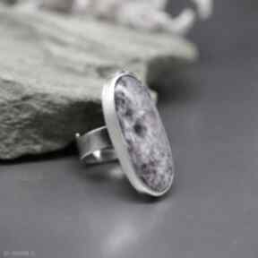 Lawendowy czaroit pierścionek "nain" branicka art, róża, srebrny, z kamieniem, regulowany
