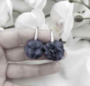Kobaltowe, małe kolczyki kwiatki, niebieskie chabrowe, soutacheria krótkie prezent dla mamy
