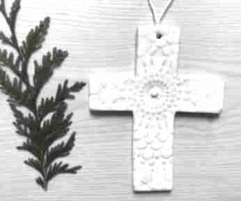 Krzyżyk koronkowy dekoracje ceramika ana ceramiczny, krzyż na ścianę