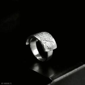 Oryginalny raw bellamente prostokąt - biżuteria geometryczna, pierścionek, na prezent