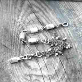 Rodonit - asymetryczna biżuteria: oksydowana bransoletka - różowa srebro