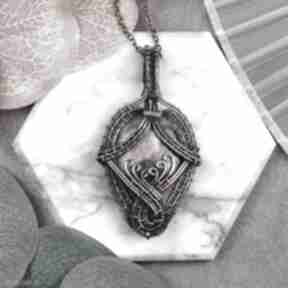 Miedziany wisiorek wire wrapping rodonitem #541 kamieniem amulet