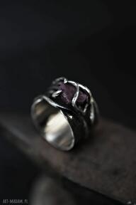Pierścień z naturalnym rubinem dziki królik rubin, srebrny pierścionek, nieoszlifowany surowy