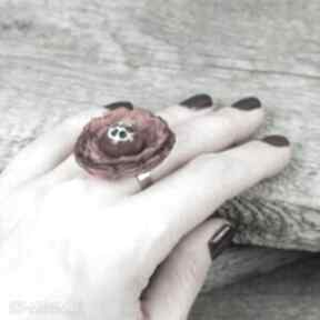 Pierścionek bordowo-czerwony artlantyda pierścionek, ceramika