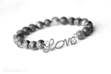 Bracelet by sis: srebrny napis love w kamieniach kamienie, miłość, nowość, prezent