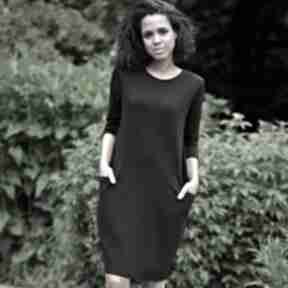 Sukienka z kieszeniami bawełniana czarna nest - luźna, mała, profilowana