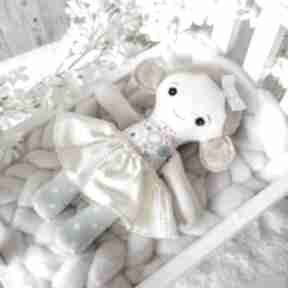 Lalka pyzunia - amelia 31 cm maly koziolek, pierwsza lala, dla dziewczynki, w kwiatki, pokój
