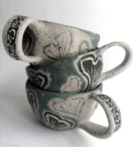 Trzy kubeczki z miłorzębami ceramika eva art rękodzieło, kubek z gliny, ręcznie zrobiony