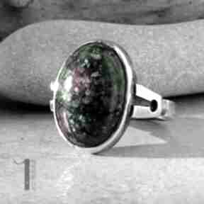 Moss - srebrny pierścionek z zoisytem rubinem miechunka, metaloplastyka srebro, zoisyt, rubin
