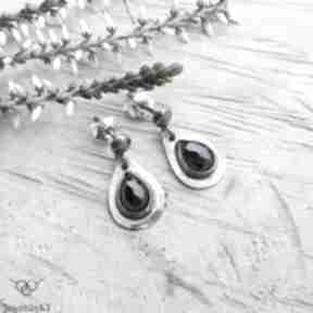 Drobne krople spinelu - kolczyki jewelsbykt srebrne, wiszące biżuteria z kamieniami