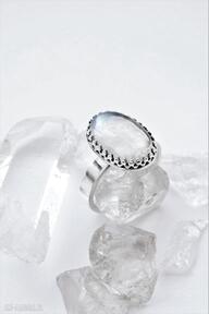 Pierścień z kamieniem księżycowym dziki królik kamień, srebro, opalizujący, królewski