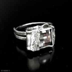 Cubic i srebrny pierścionek z kryształem swarovski miechunka, metaloplastyka srebro