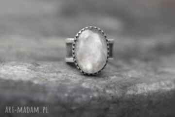 Pierścionek royal z kamieniem księżycowym dziki krolik, srebro, kamień księżycowy, prezent