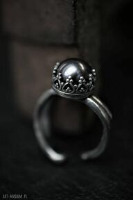 Pierścień z perłą dziki królik, ciemna biżuteria, pierścionek