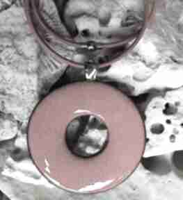 Nowoczesny naszyjnik z dużym czerwonym wisiorem ceramicznym - designerska biżuteria gaia