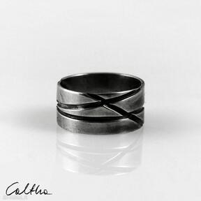 Skosy - metalowa obrączka rozm 15 150426-01 caltha pierścionek, w kolorze srebra, szeroka