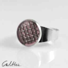 Kratka - caltha pierścień, pierścionek, żywica, metal, regulowany