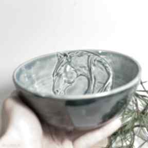 Miska śniadaniowa z koniem - miseczka sztorm ceramika azul horse na prezent, misa ceramiczna