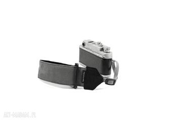 Pasek nadgarstkowy wrist strap dla fotografa reportera dom reka production fotograf, aparat