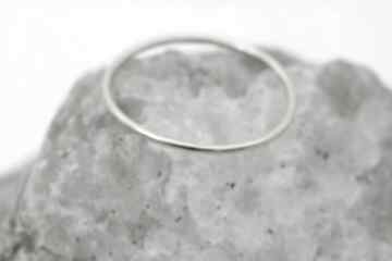Obrączka ślubna - minimalistyczna subtelna, biżuteria, prosta jansen diamonds
