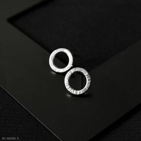 Młotkowane kolczyki na sztyftach "simple" 10 mm - minimalizm bellamente mini, malutkie