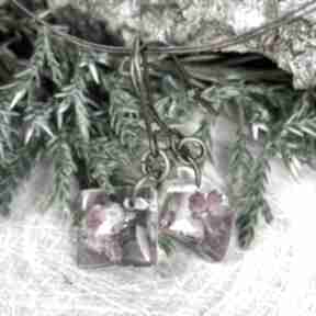 Kwadratowe kolczyki z suszonymi wrzoścami k403 herbarium jewelry kwiatowe, z żywicy, różowe