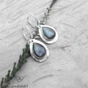 Niebieskość kropli labradorytu - kolczyki jewelsbykt srebrne, efektowna biżuteria