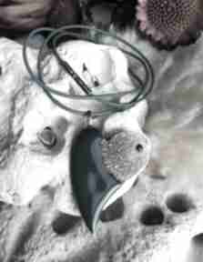 Wyjątkowy walentynkowy naszyjnik z sercem asymetrycznym serduszko ceramiczne biżuteria