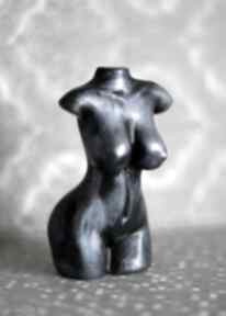 niebieska i fioletowa metaliczna, z gipsu, wys 10 cm justyna jaszke kobieta, rzeźba, figurka