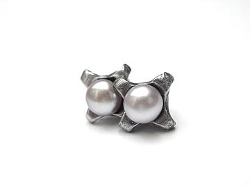 Mini pearls - kolczyki katia i krokodyl srebro, oksydowane, perły, metaloplastyka