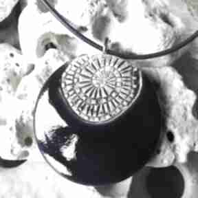 Kobaltowy naszyjnik z wisiorkiem ceramicznym postarzany wisior na rzemieniu designerska