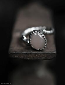 Pierścionek z kamieniem księżycowym dziki królik pierścień z minerałem, kamień księżycowy