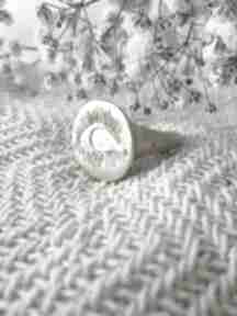 Sygnet oko atelier cykada duży pierścionek, talizman, złoty regulowany, boho
