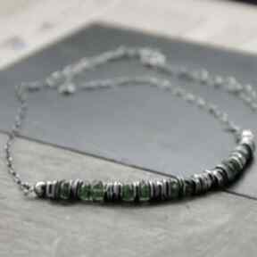 Zielony turmalin krótki srebrny naszyjnik naszyjniki grey line project, surowa biżuteria