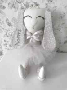 Irminka w tiulowej spódniczce z personalizacją groko design króliczek, maskotka, zabawka