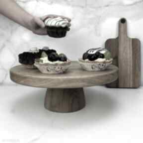 Minimalistyczna drewniana dębowa patera na ciasta grubej nóżce dekoracje messto made by wood