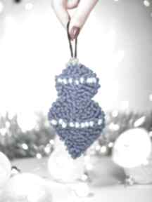 Pomysł na upominek świąteczny! Nietypowa bombka choinkowa - niebieska ozdoba na choinkę