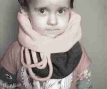 Moja mała iranka nosi komin zamiast wianka dla dziecka ruda klara
